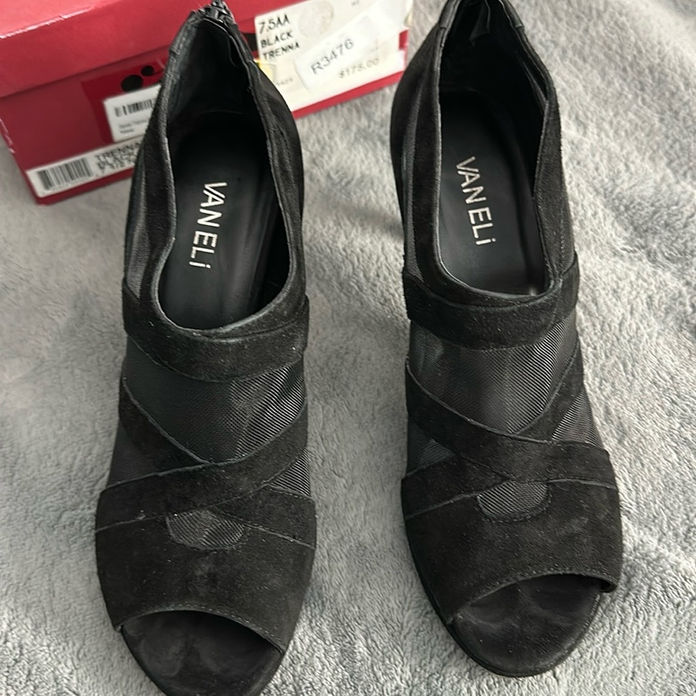 Vaneli heels, 7.5 Narrow, black suede, zipper in back